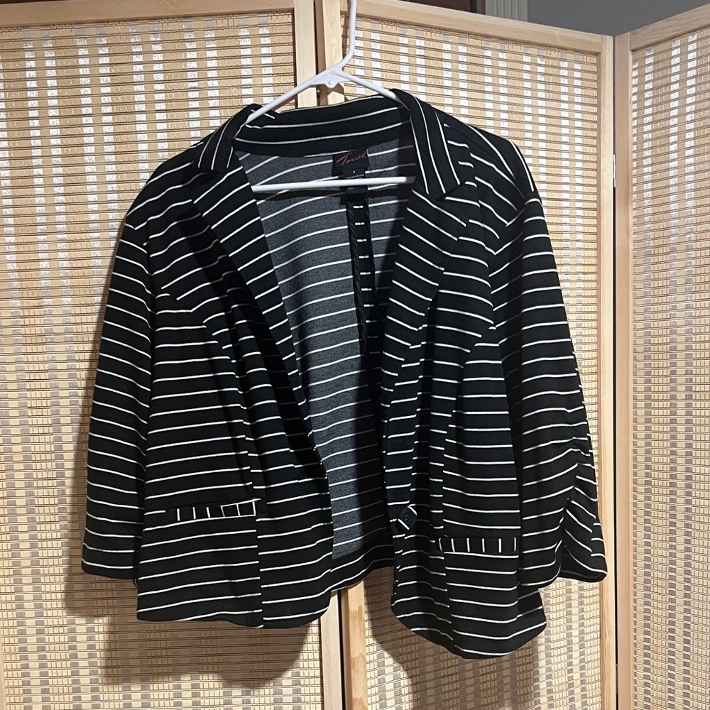 Cropped Striped Blazer